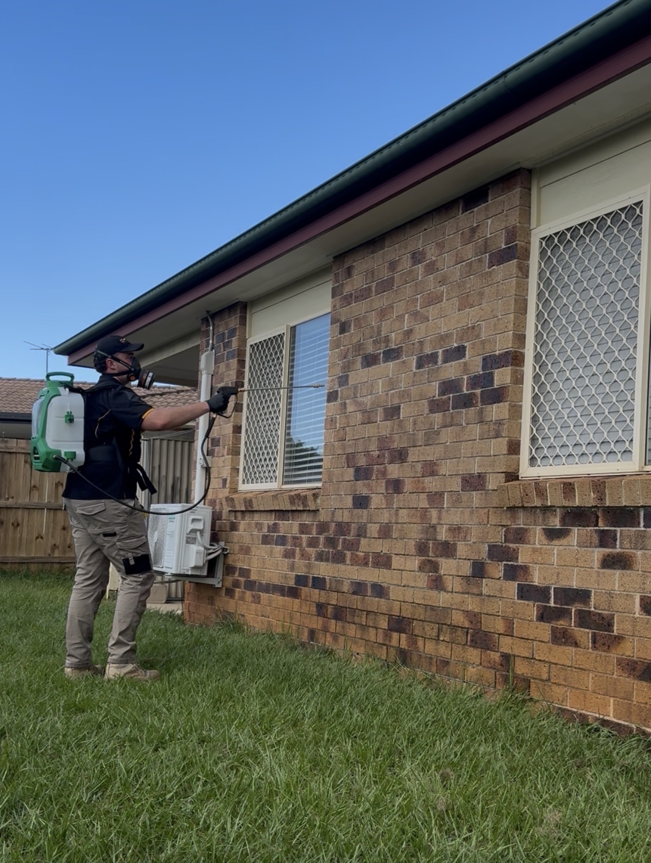 Rampart technician treating a local Moreton Bay home